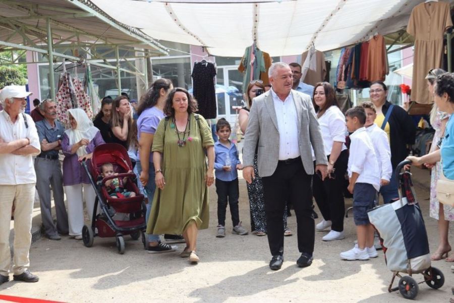 MEVLÜT ORUÇOĞLU SERGİYİ ZİYARET ETTİ...